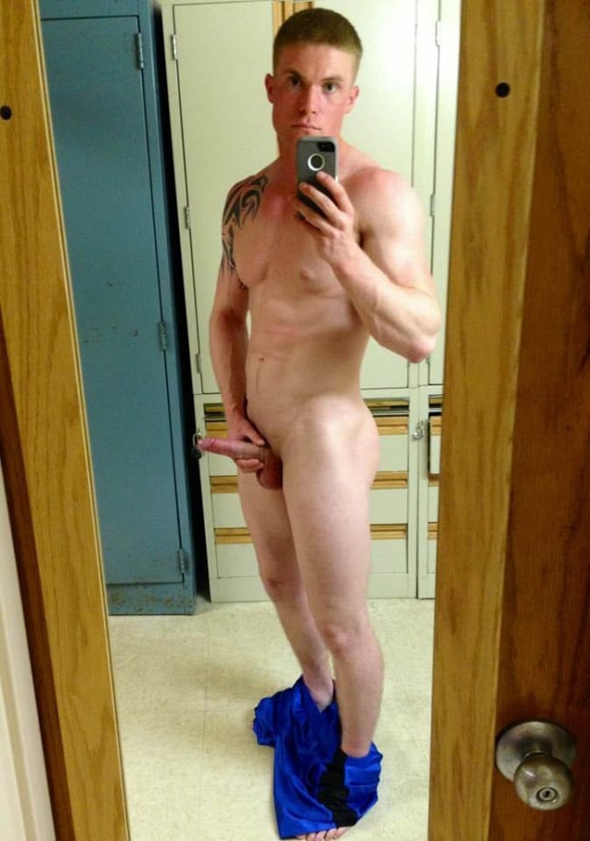 Strong Fella Jerking His Hot Penis Off Nude Men Selfies