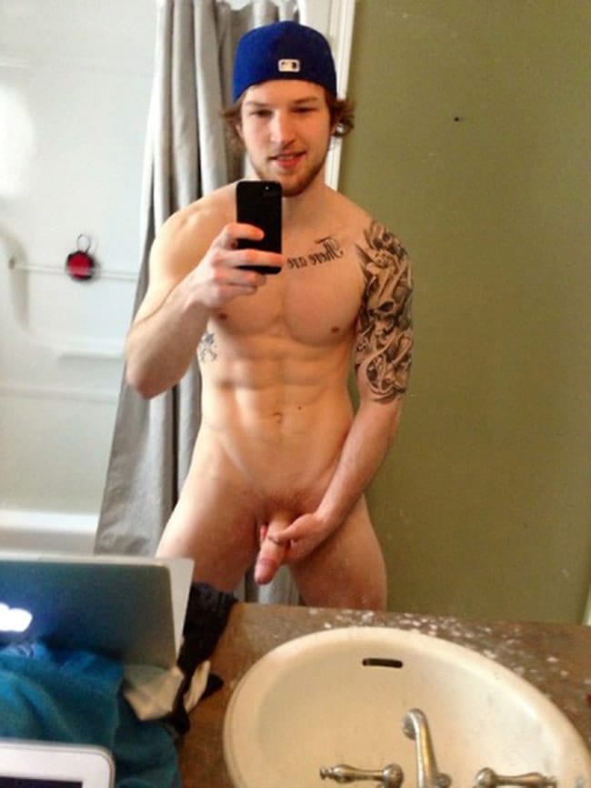 Nude Men Selfies.